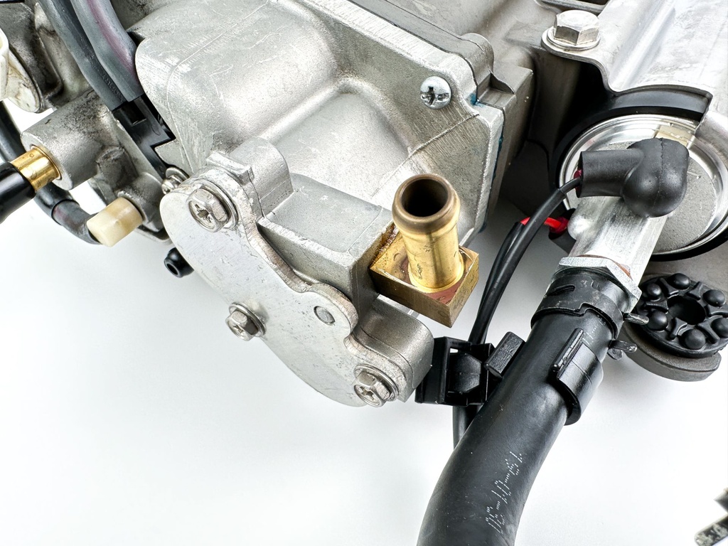 2019 Yamaha 250 HP 4 Stroke Outboard VST Float Chamber 6CB-14180-11-00 - Cleaned