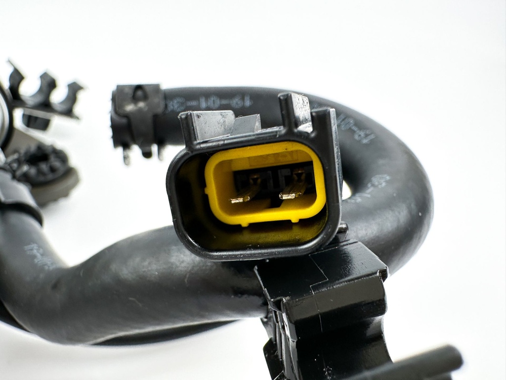 2019 Yamaha 250 HP 4 Stroke Outboard VST Float Chamber 6CB-14180-11-00 - Cleaned