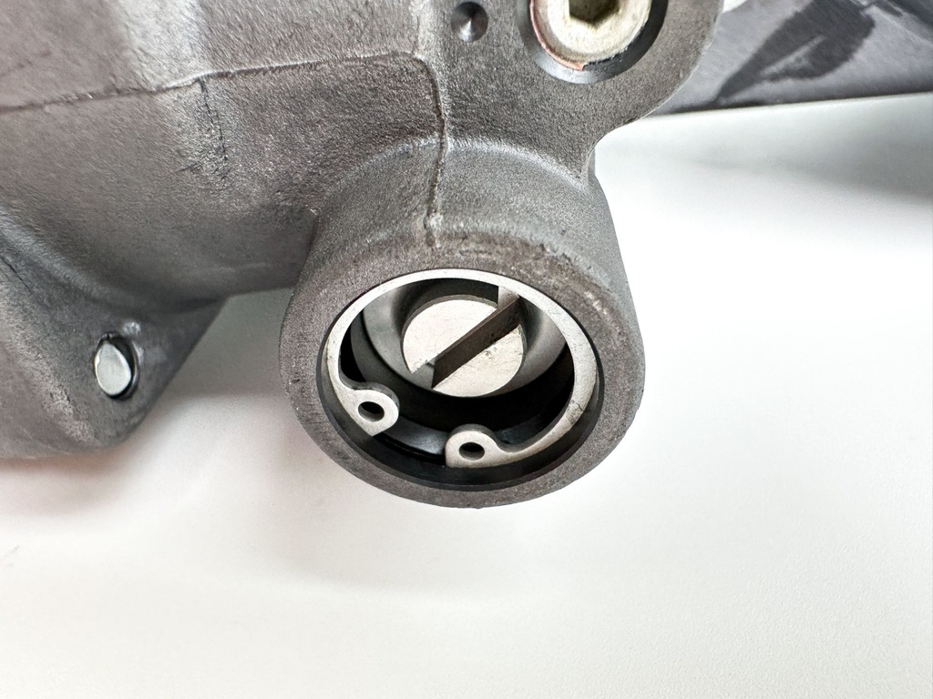 Yamaha F115 115HP 4 Stroke Power Trim Tilt Unit 68V-43800-13-00 - Good Condition