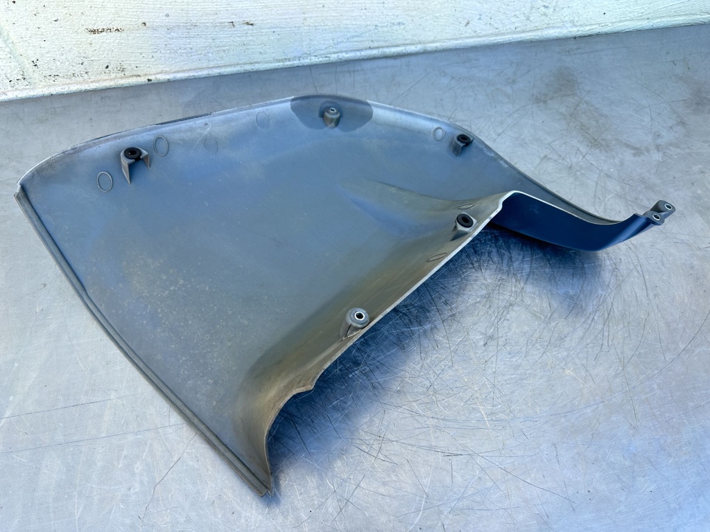 2004 Yamaha 225 HP 4 Stroke Outboard Lower Apron Cover 69J-42741-00-8D OEM