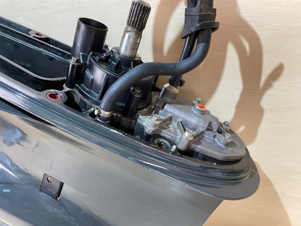 Evinrude Etec G2 150HP 2.7L Outboard Lower Unit Gear Case 5011636 2:16:1