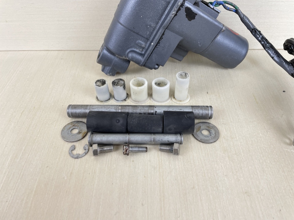 2007 Yamaha 20HP 4 Stroke Outboard Power Trim Tilt Unit Assembly 6AH-43840-00-4D