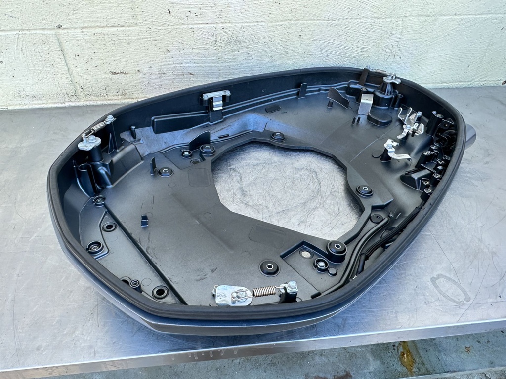 2019 Yamaha 250 HP 4 Stroke Outboard Bottom Cowling Pan 6CB-42710-00-8D OEM