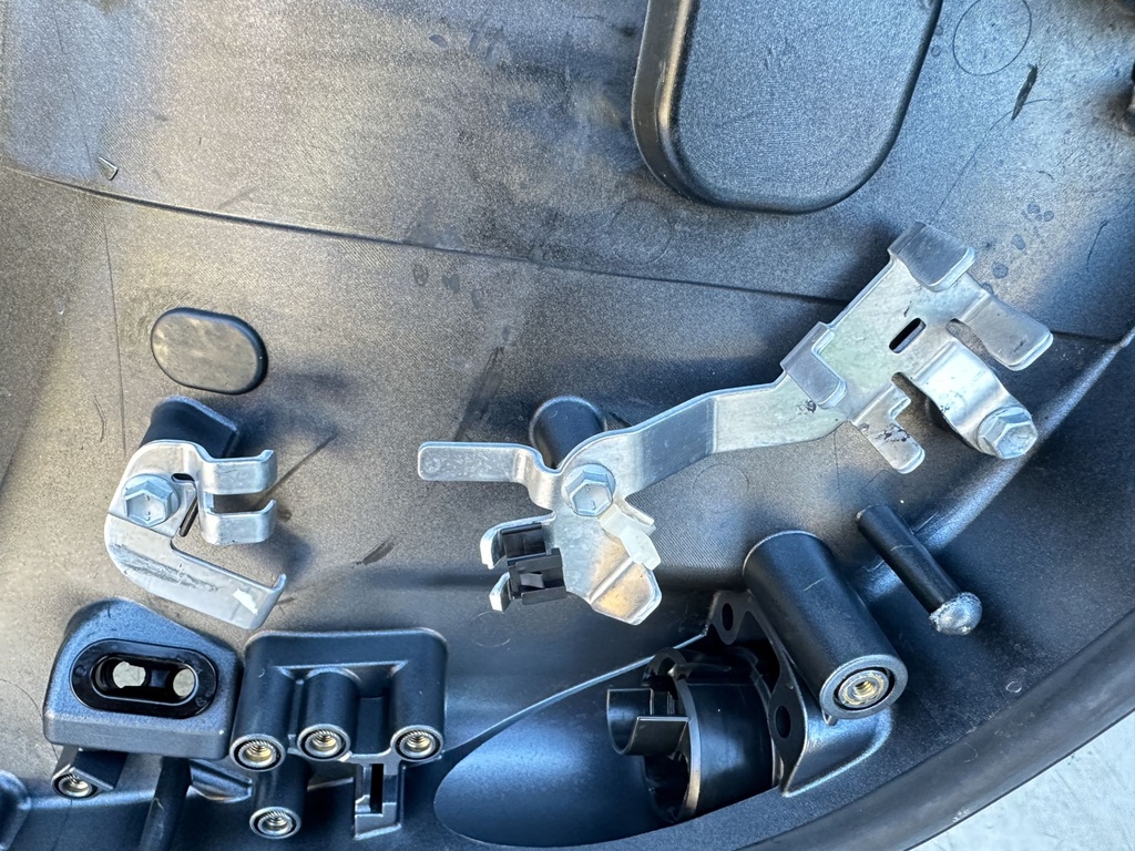 2019 Yamaha 250 HP 4 Stroke Outboard Bottom Cowling Pan 6CB-42710-00-8D OEM