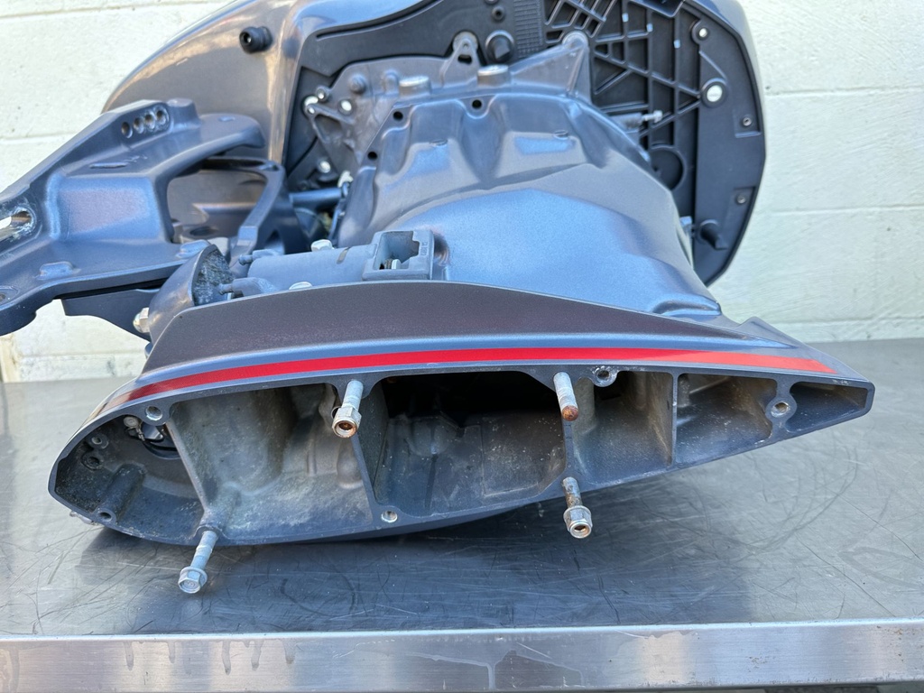 2017 Yamaha 250 HP 4 Stroke VMAX Outboard Complete Midsection & Swivel Bracket OEM