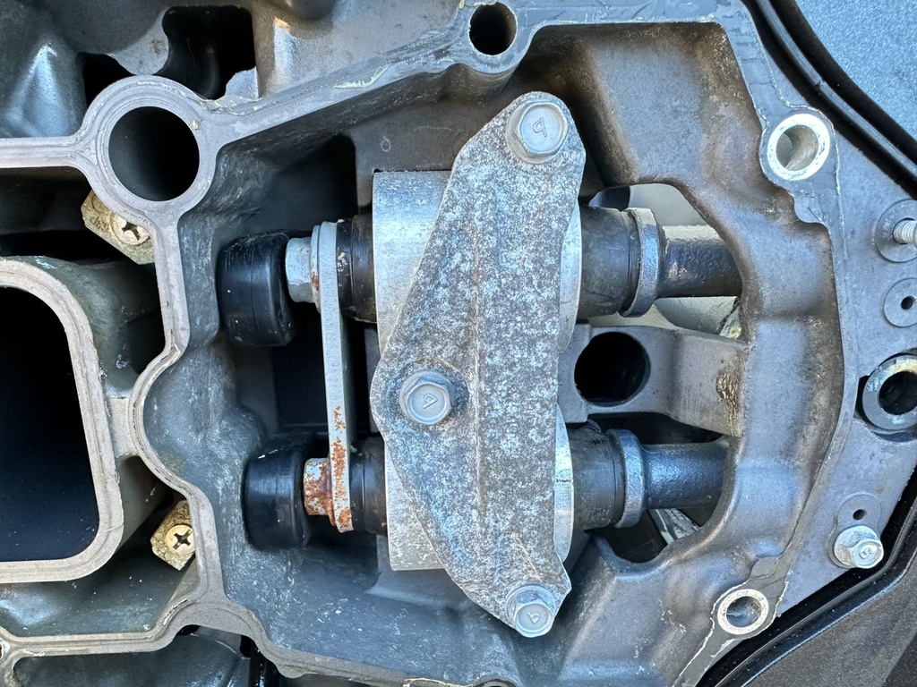 2017 Yamaha 250 HP 4 Stroke VMAX Outboard Complete Midsection & Swivel Bracket OEM