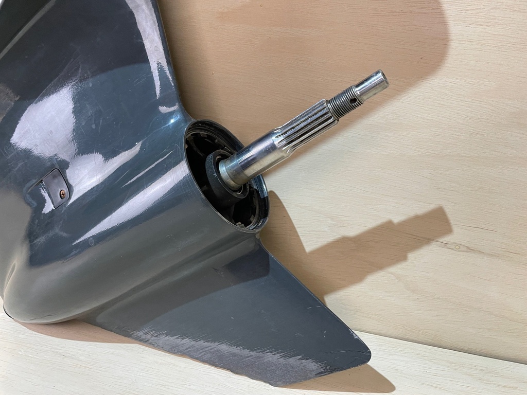 Evinrude Etec G2 150HP 2.7L Outboard Lower Unit Gear Case 5011636 2:16:1