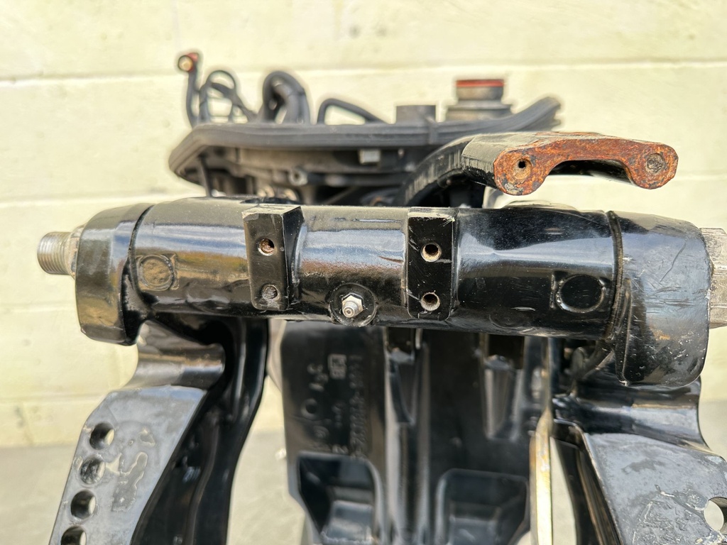 2015 Mercury 90 HP 4 Stroke Outboard Complete Midsection & Swivel Bracket 8M0091527 OEM