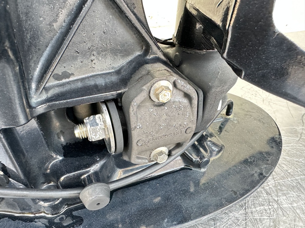 2015 Mercury 90 HP 4 Stroke Outboard Complete Midsection & Swivel Bracket 8M0091527 OEM