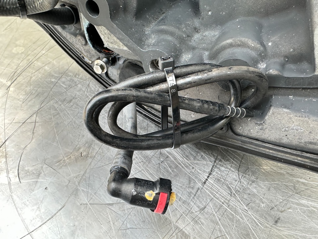 2015 Mercury 90 HP 4 Stroke Outboard Complete Midsection & Swivel Bracket 8M0091527 OEM