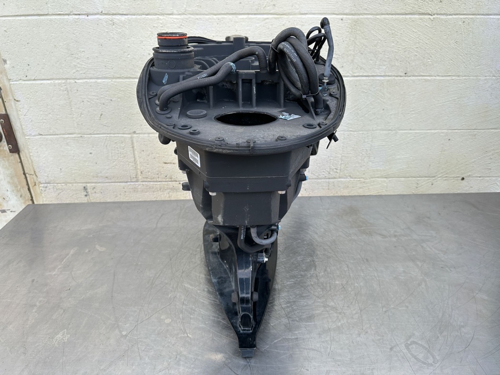 2015 Mercury 90 HP 4 Stroke Outboard Complete Midsection & Swivel Bracket 8M0091527 OEM