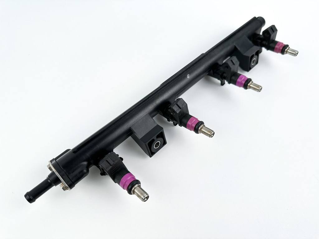 2014 Mercury 115 HP 4 Stroke Outboard Fuel Injector Set W/ Rail 8M0006027 OEM