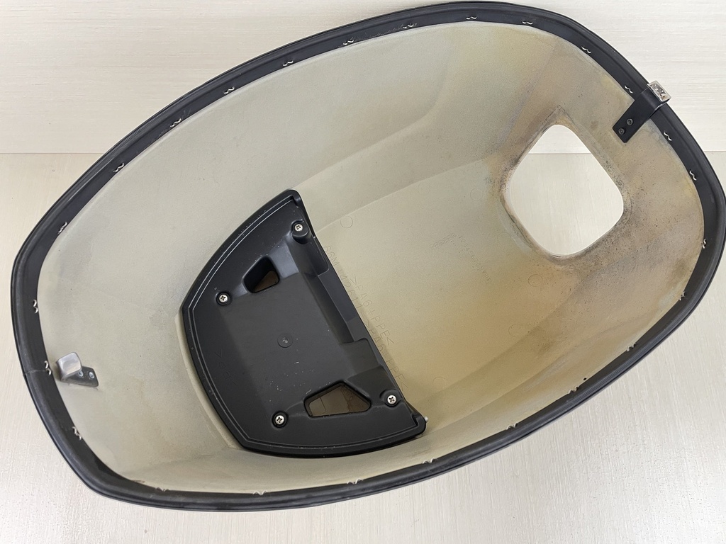 2003 Yamaha 15HP 4 Stroke Outboard Top Cover Cowling Assembly 69A-42610-10-4D  