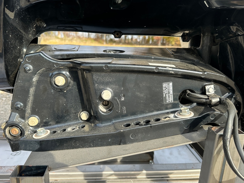 2019 Suzuki DF350 350HP 4 Stroke Outboard Engine Pair / Set 25" Shafts - Need Work