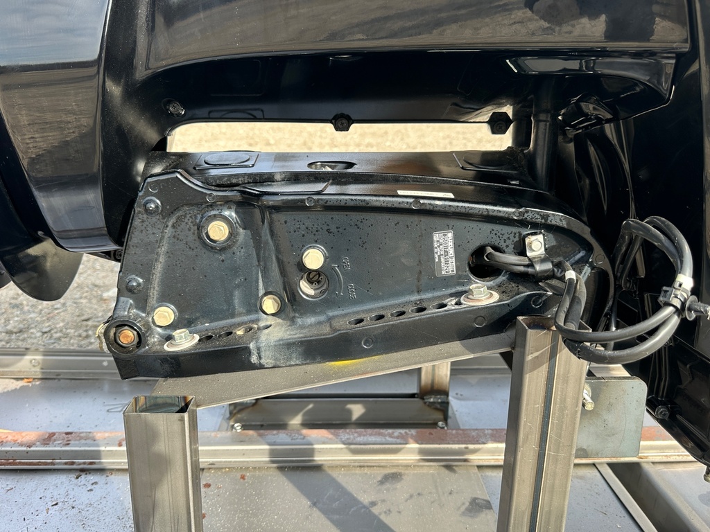 2019 Suzuki DF350 350HP 4 Stroke Outboard Engine Pair / Set 25" Shafts - Need Work