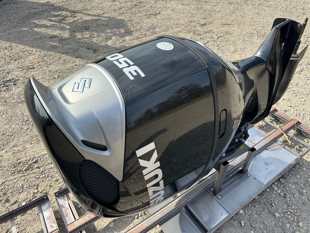 2019 Suzuki DF350 350HP 4 Stroke Outboard Engine Pair / Set 25" Shafts - Need Work