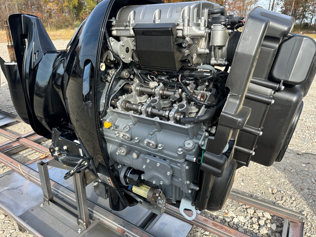 2019 Suzuki DF350 350HP 4 Stroke Outboard Engine Pair / Set 25" Shafts - Need Work