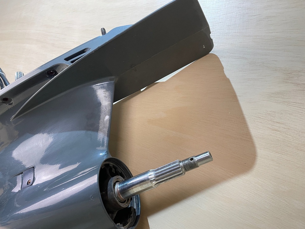 Evinrude Etec G2 200HP 2.7L Outboard Lower Unit Gear Case 5011636 SLX 2:16:1