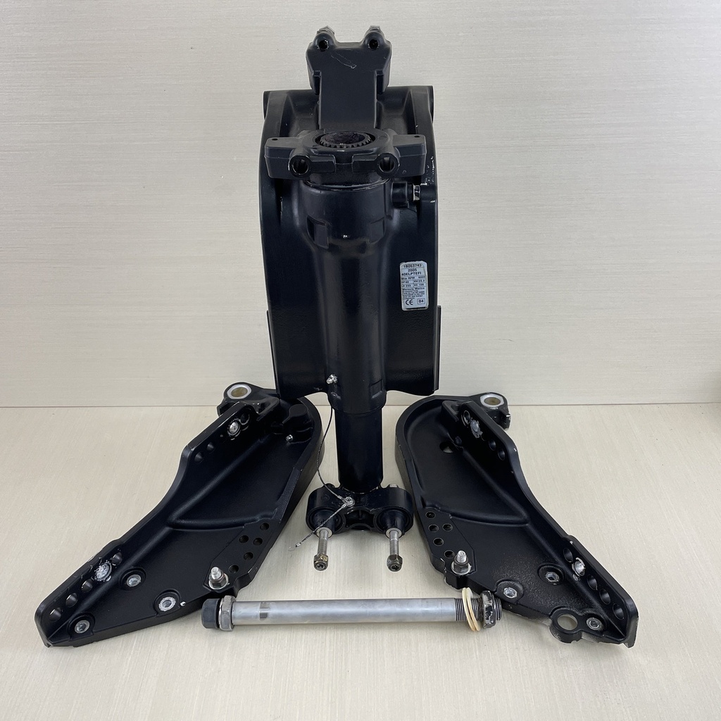 2005 Mercury 40HP 4 Stroke Outboard Swivel & Transom Brackets Mount 850066A1