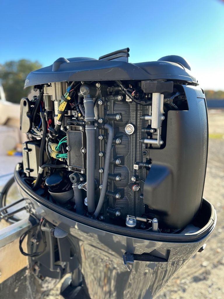 2016 Yamaha F175 175HP 4 Stroke Outboard Engine 25" Shaft - 100 Hours