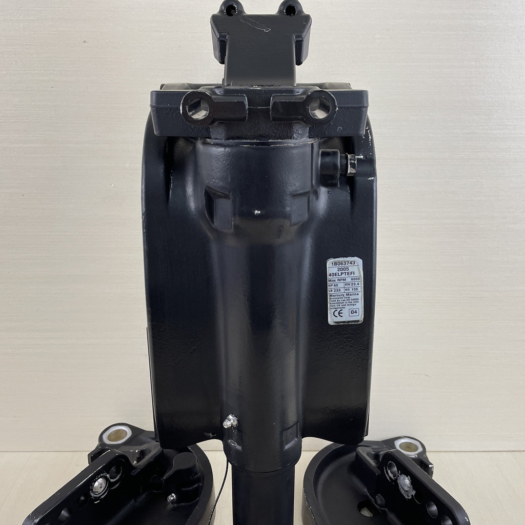 2005 Mercury 40HP 4 Stroke Outboard Swivel & Transom Brackets Mount 850066A1