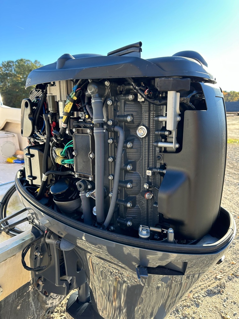 2016 Yamaha F175 175HP 4 Stroke Outboard Engine 25" Shaft - 100 Hours