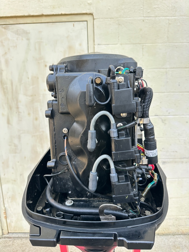 2004 Mercury 40HP 2 Stroke 3 Cylinder Outboard Engine 20" Shaft