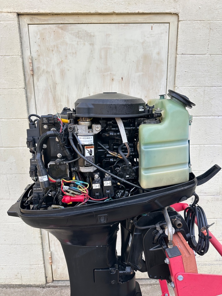 2004 Mercury 40HP 2 Stroke 3 Cylinder Outboard Engine 20" Shaft