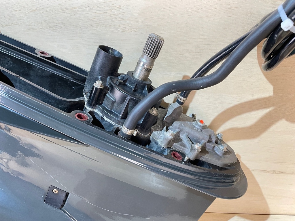 Evinrude Etec G2 200HP 2.7L Outboard Lower Unit Gear Case 5011636 SLX 2:16:1