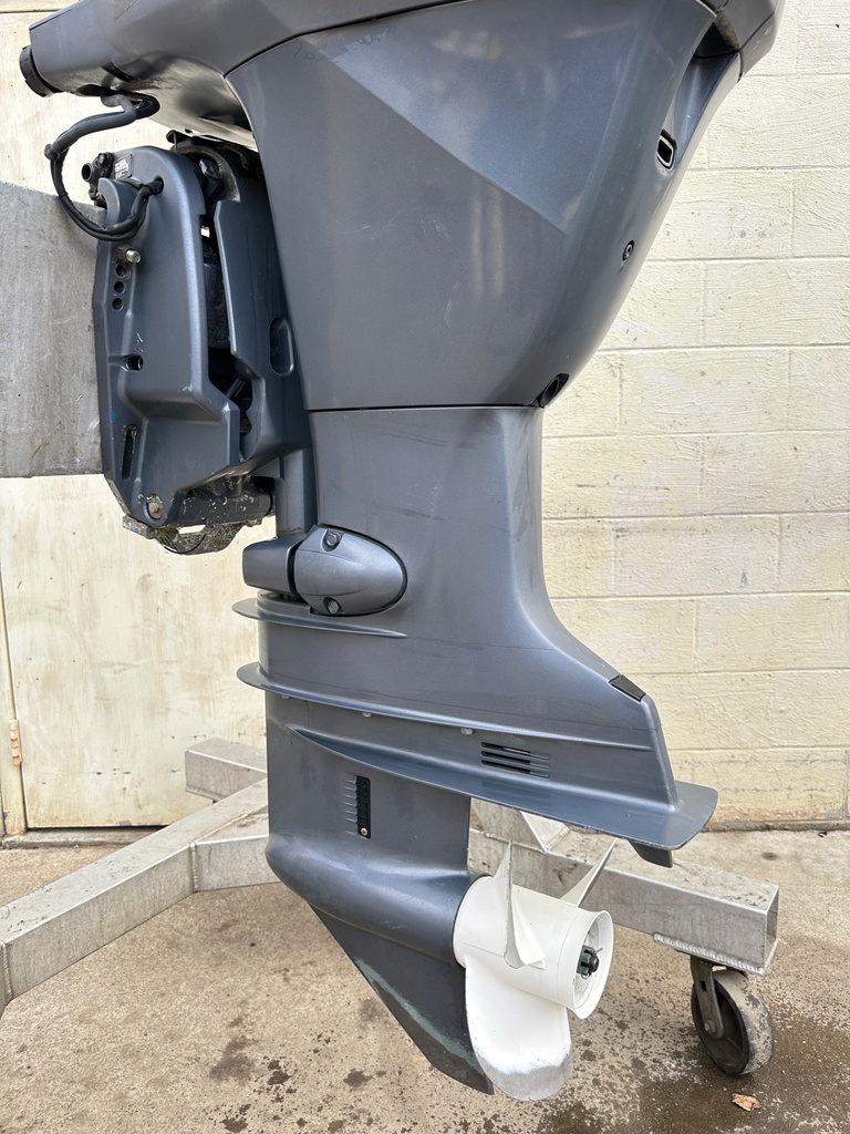 2003 Yamaha F115 115 HP 4 Stroke Outboard Engine W/ 25" Shaft 264 Hours