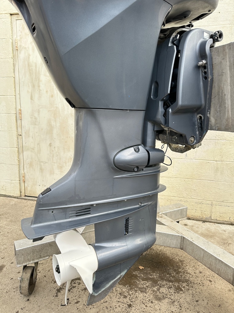 2003 Yamaha F115 115 HP 4 Stroke Outboard Engine W/ 25" Shaft 264 Hours