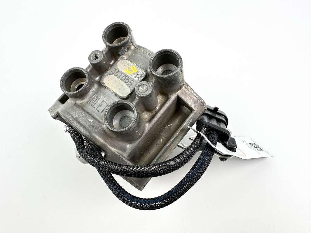 2006 Evinrude 40HP Etec 2 Stroke Outboard Fuel Injector Set W/ Rail 5006220 OEM