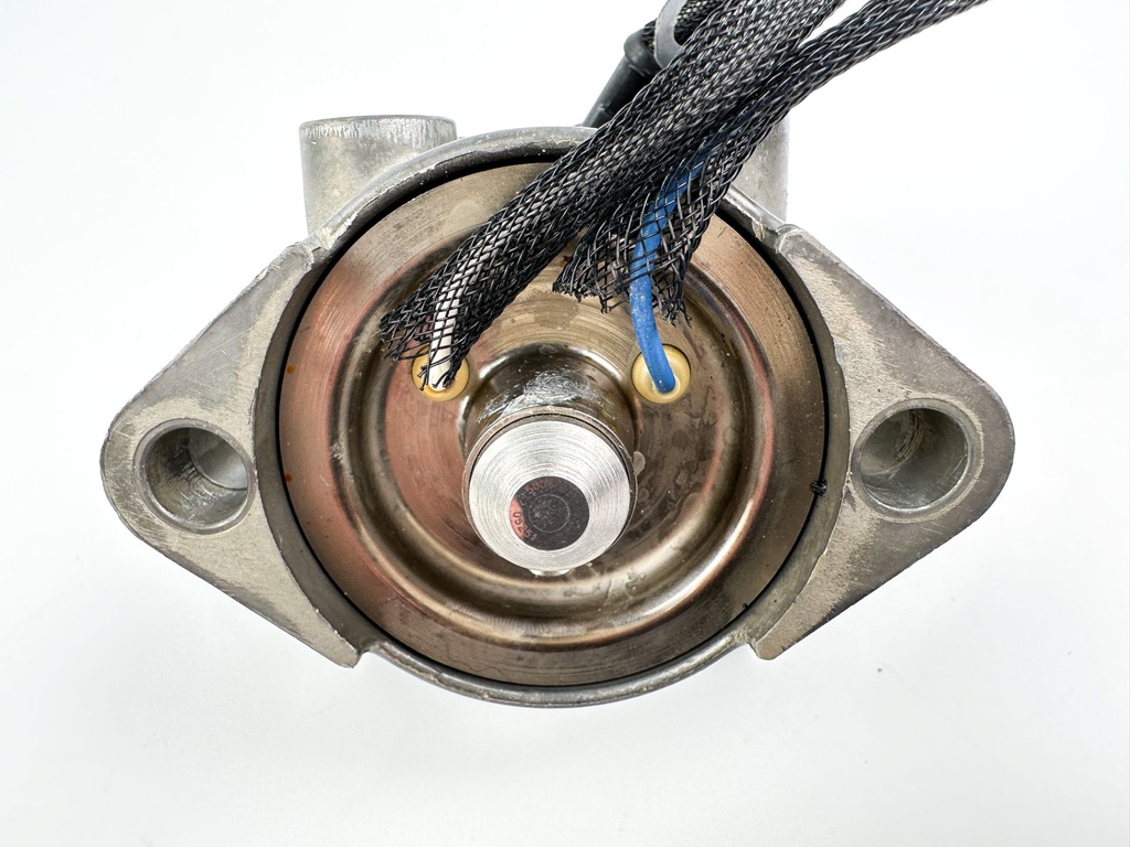 2006 Evinrude 40HP Etec 2 Stroke Outboard Fuel Injector Set W/ Rail 5006220 OEM