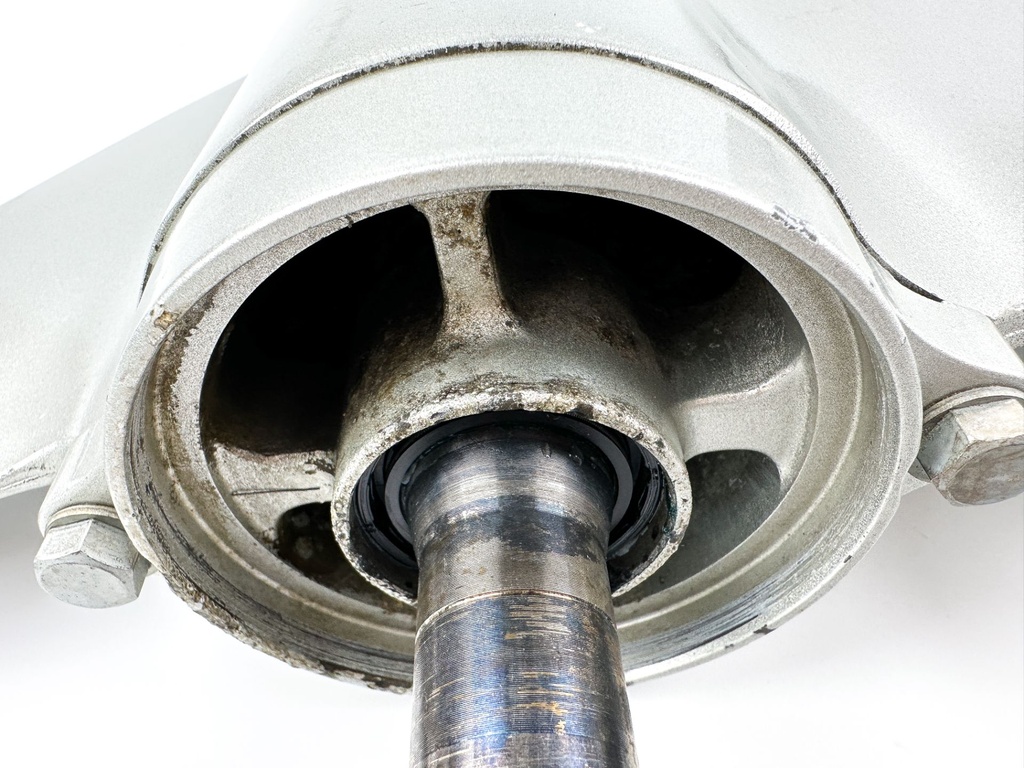 99 - 2006 Honda BF 75 90 HP Outboard 20" Long Lower Unit Gear Case New Seals