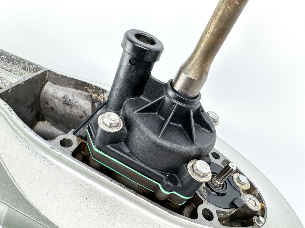 99 - 2006 Honda BF 75 90 HP Outboard 20" Long Lower Unit Gear Case New Seals