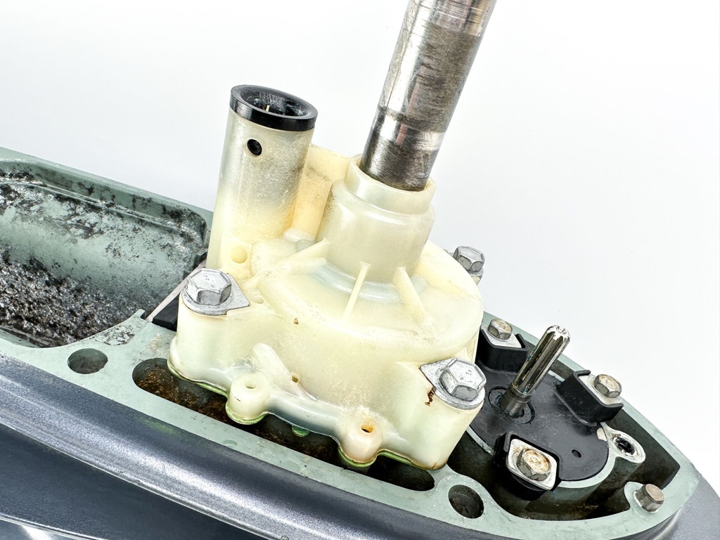 2000-2015  Yamaha 115HP 4 Stroke 20" Long Lower Unit Gear Case Ready To Install