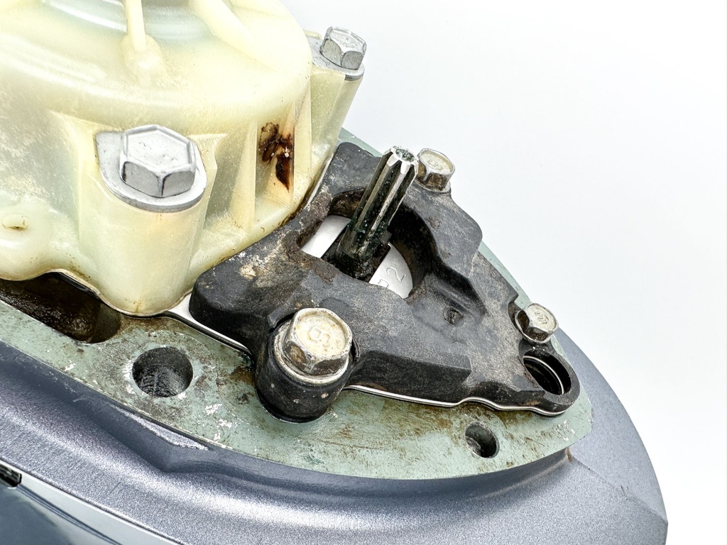 Yamaha 250HP 4 Stroke Outboard 3.3L 25" XL Lower Unit Gear Case Counter Rotation