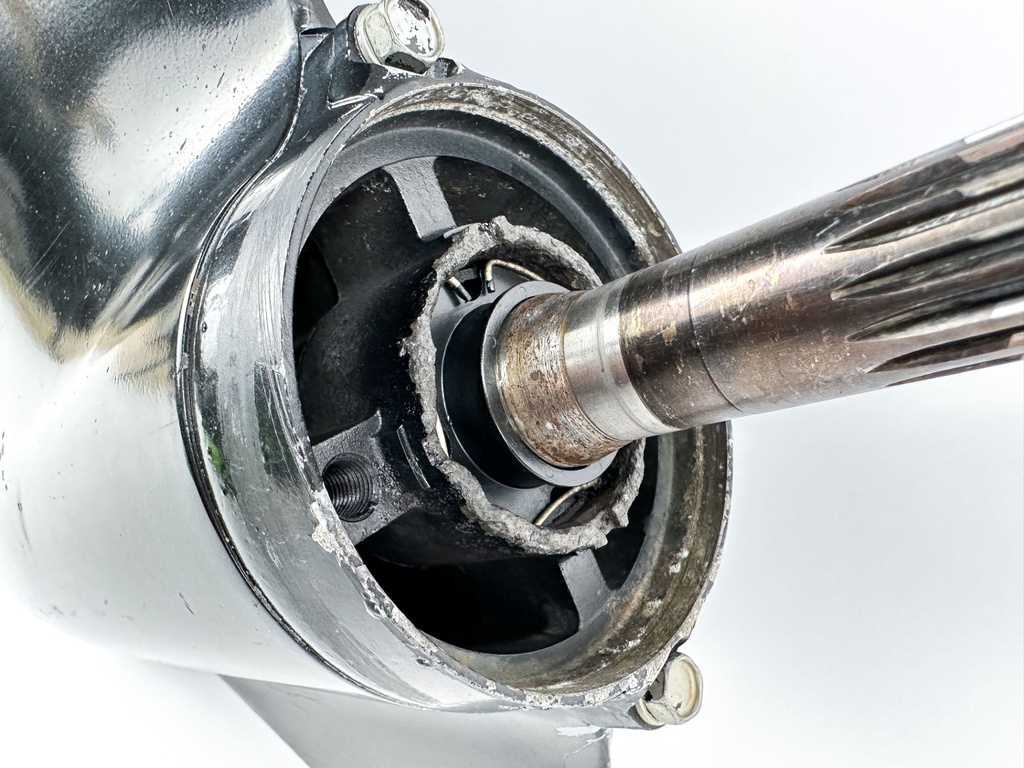 2001-18 Suzuki 115 140 HP 4 Stroke Outboard 25" XL Long Lower Unit Gear Case