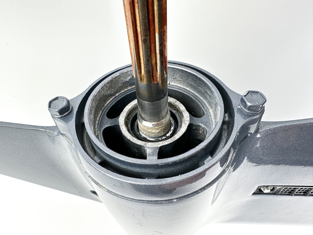 01-2010 Yamaha 8HP 4 Stroke Outboard 20" Lower Unit High Thrust Gear Case