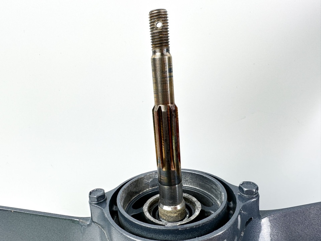 01-2010 Yamaha 8HP 4 Stroke Outboard 20" Lower Unit High Thrust Gear Case