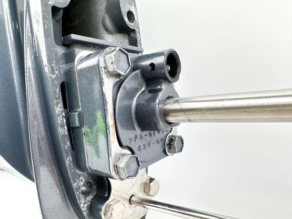 01-2010 Yamaha 8HP 4 Stroke Outboard 20" Lower Unit High Thrust Gear Case