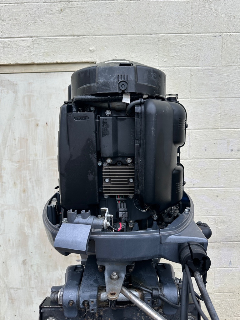 2011 Yamaha F115 115 HP 4 Stroke Outboard Engine W/ 25" Shaft