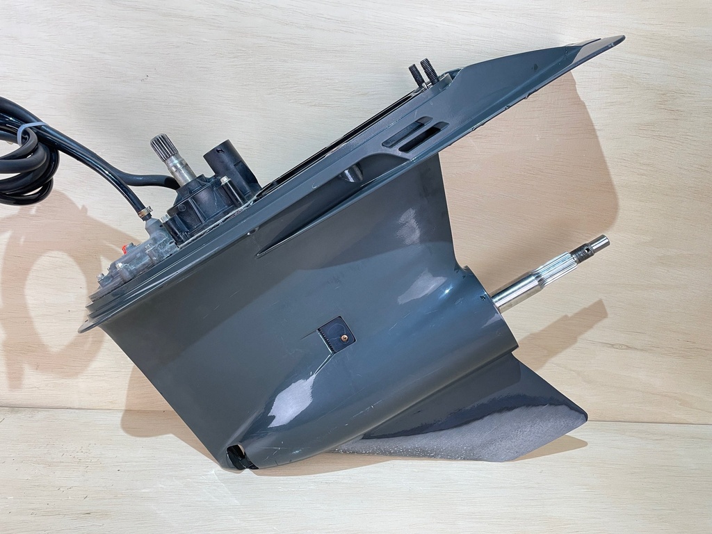 Evinrude Etec G2 200HP 2.7L Outboard Lower Unit Gear Case 5011636 SLX 2:16:1