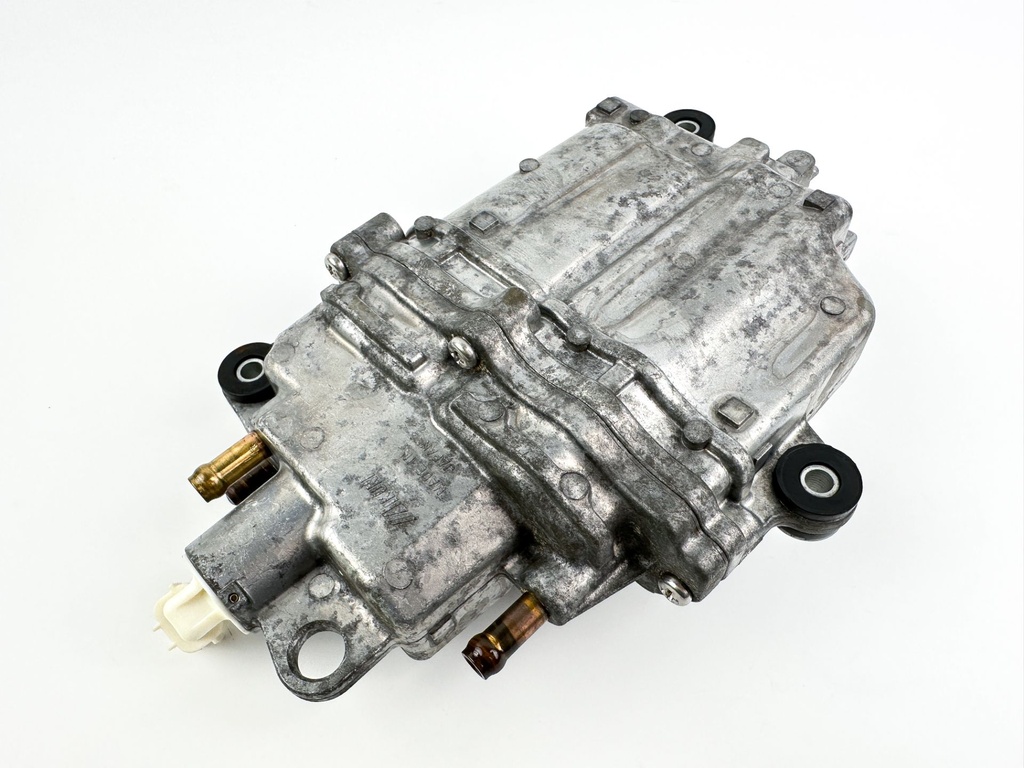 2005 Suzuki 140 HP 4 Stroke Outboard Vapor Separator Tank VST 15600-90J01 OEM