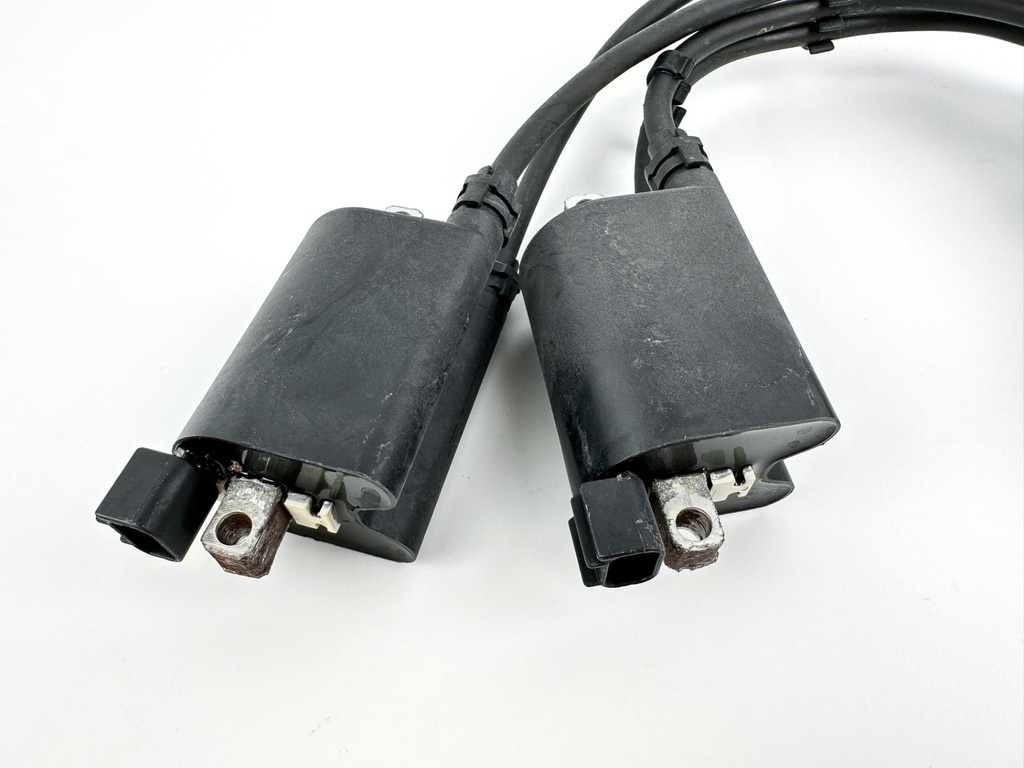 2005 Suzuki 140 HP 4 Stroke Outboard Ignition Coil Set 33410-90J00 OEM