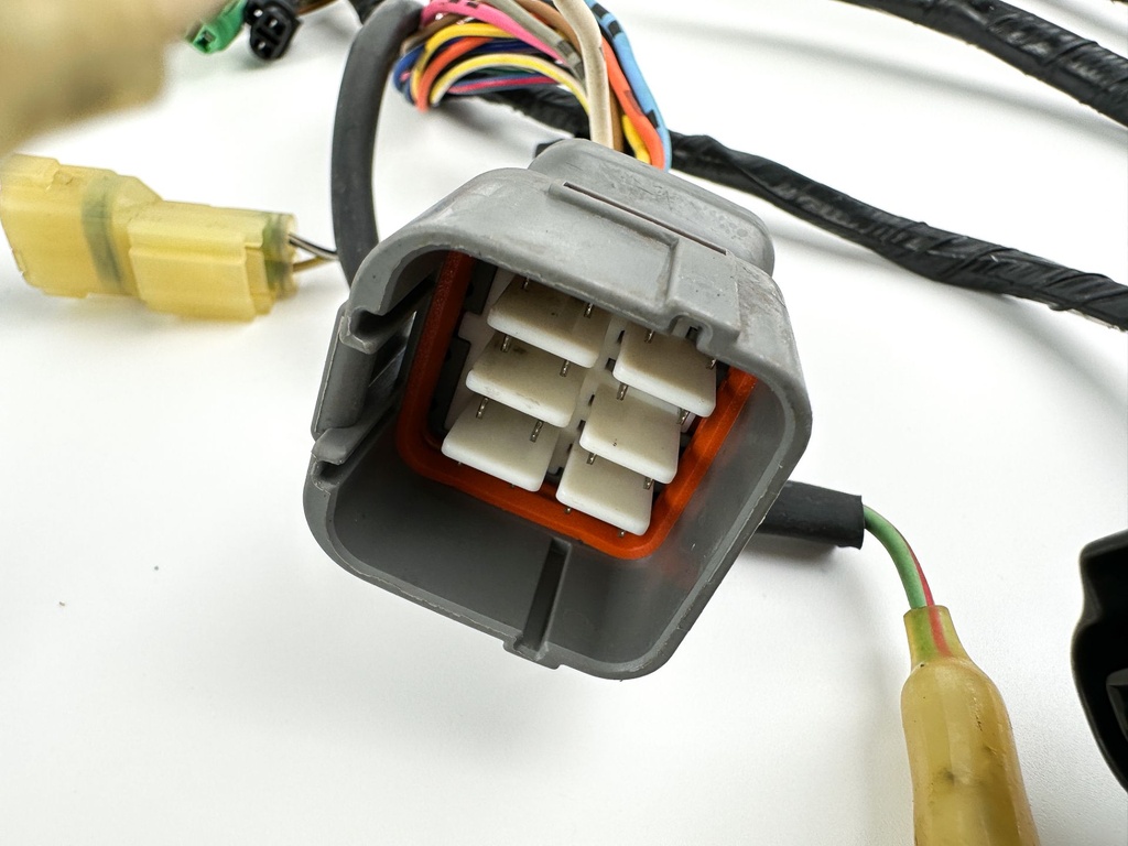 2005 Suzuki 140 HP 4 Stroke Outboard Engine Wire Harness 36610-90J61 OEM