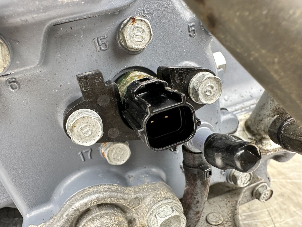 2000 Yamaha 100 HP 4 Stroke Outboard Powerhead 67F-11411-00-00 OEM