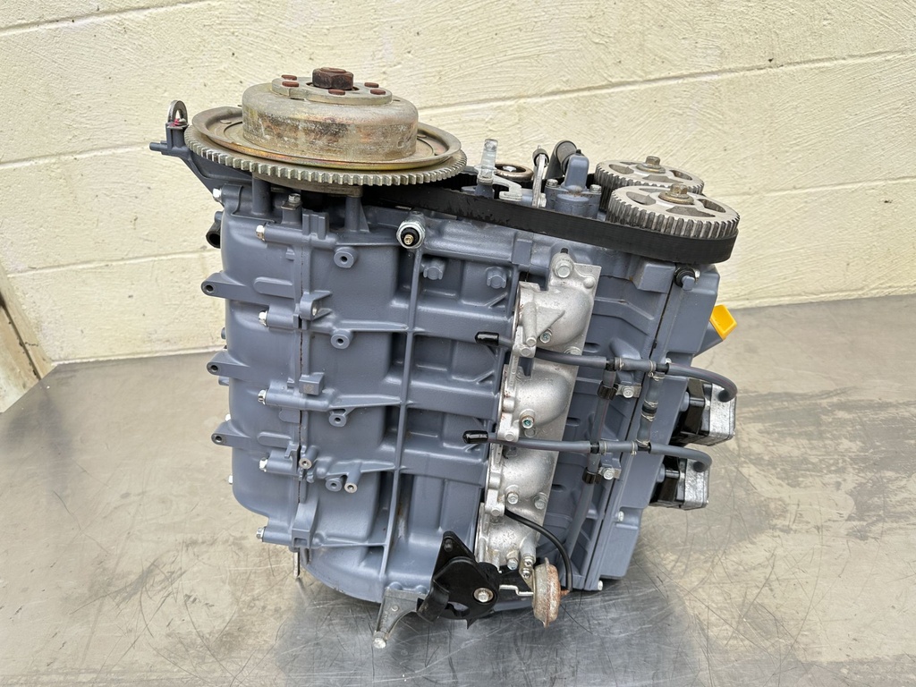 2000 Yamaha 100 HP 4 Stroke Outboard Powerhead 67F-11411-00-00 OEM