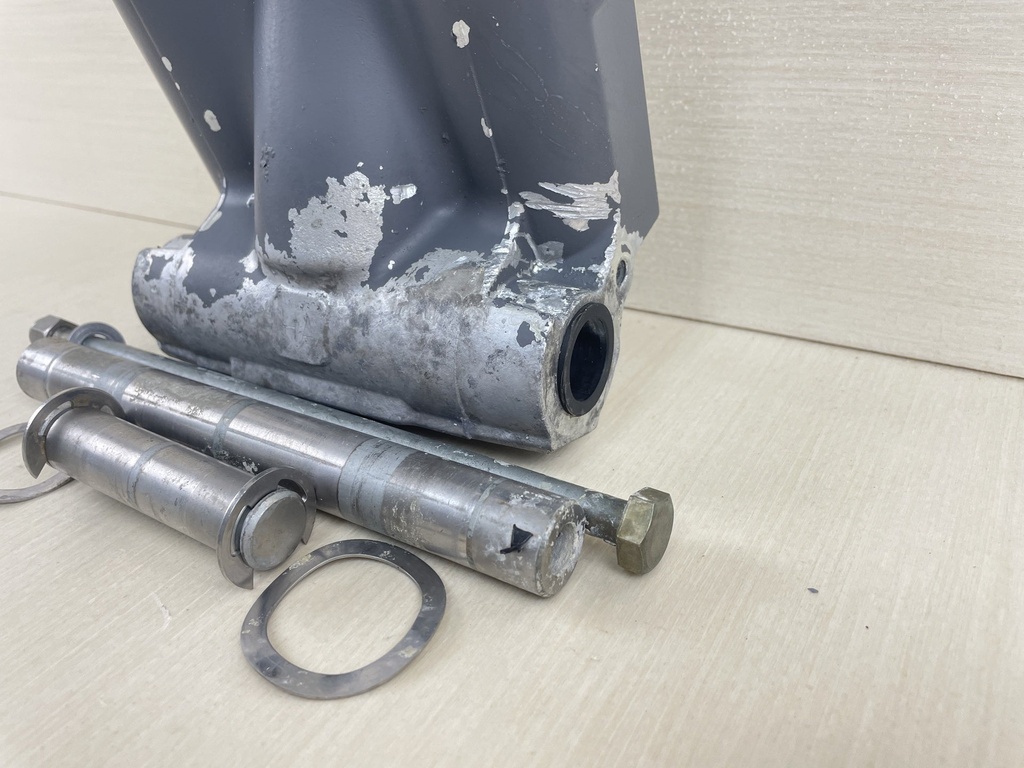 2001 Honda 90HP 4 Stroke Outboard Power Trim Tilt Unit Assembly 56000-ZW1-708