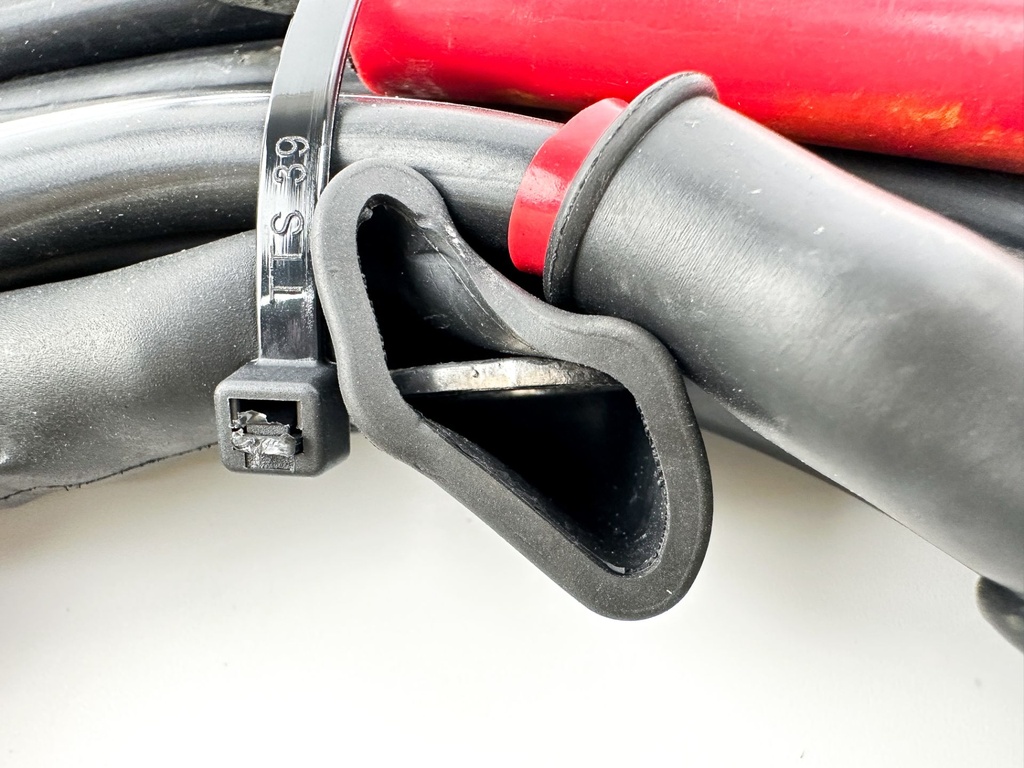 2000 Yamaha 100 HP 4 Stroke Outboard Battery Cables 67F-82105-00-00 12' OEM